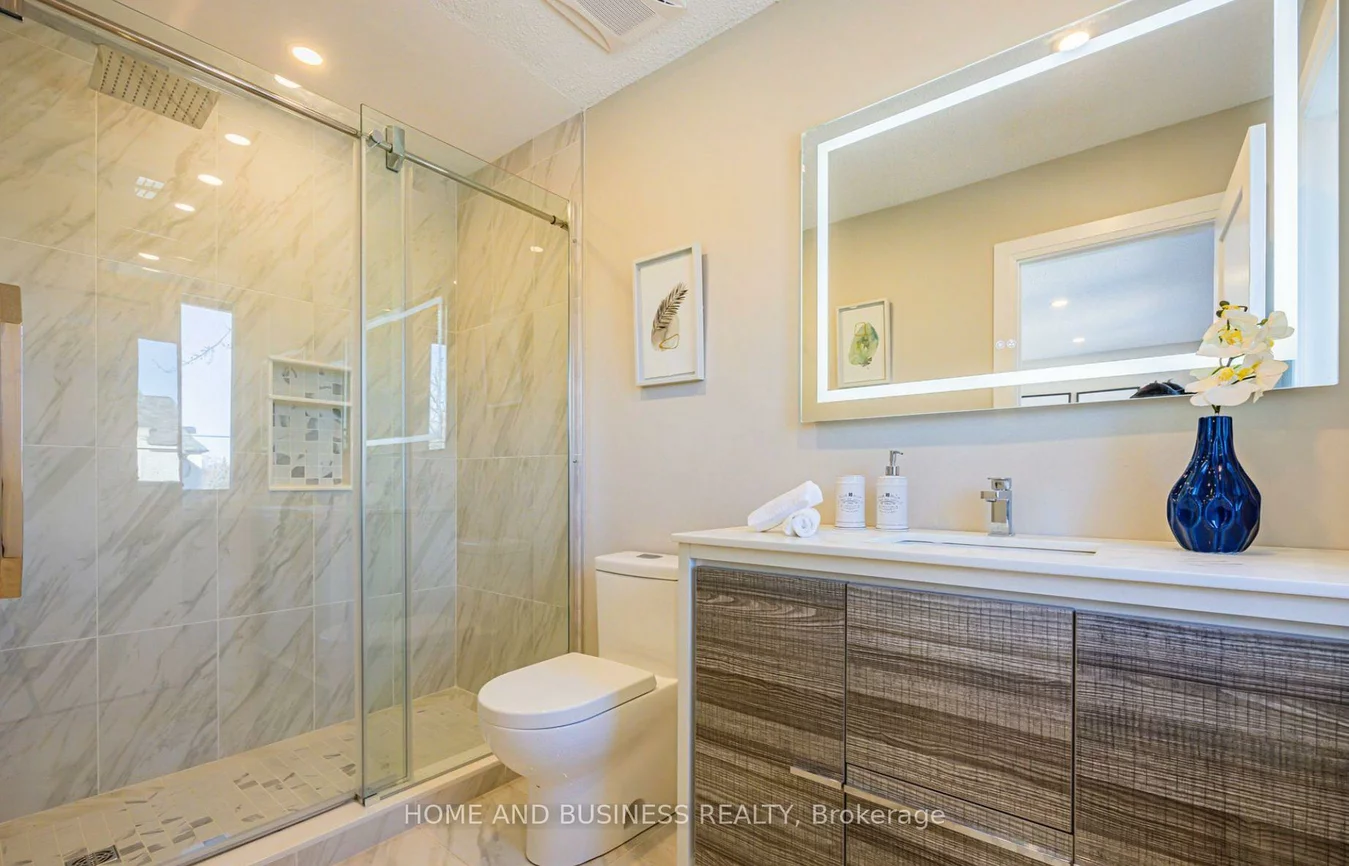 1326, Meredith, Lakeview, Mississauga