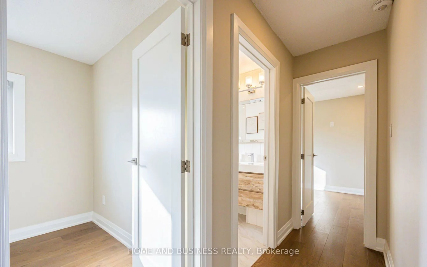 1326, Meredith, Lakeview, Mississauga