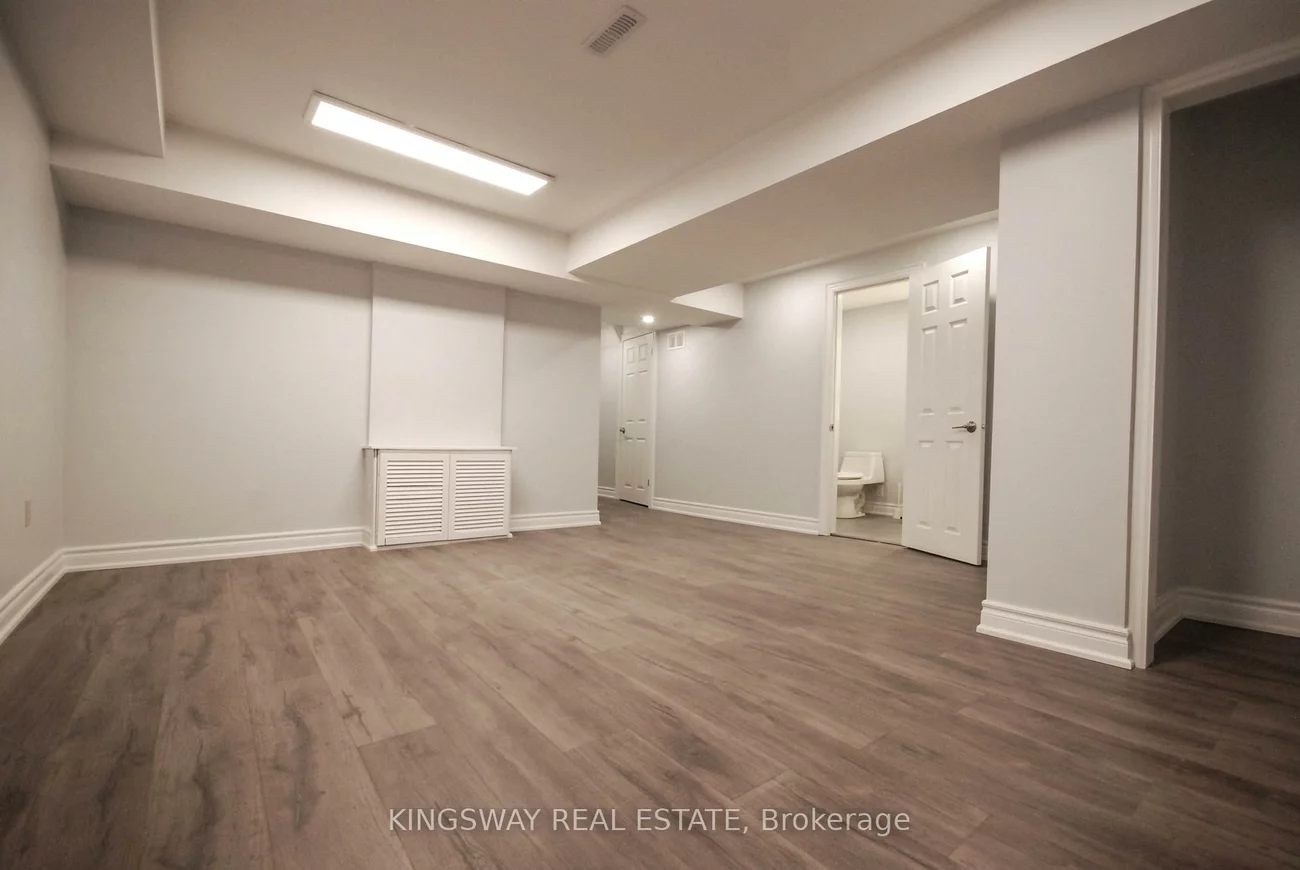 1009, Raintree, Lorne Park, Mississauga