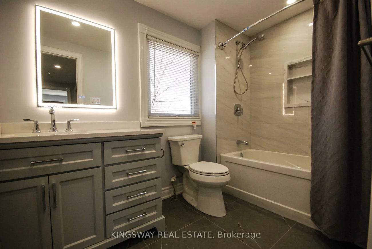 1009, Raintree, Lorne Park, Mississauga