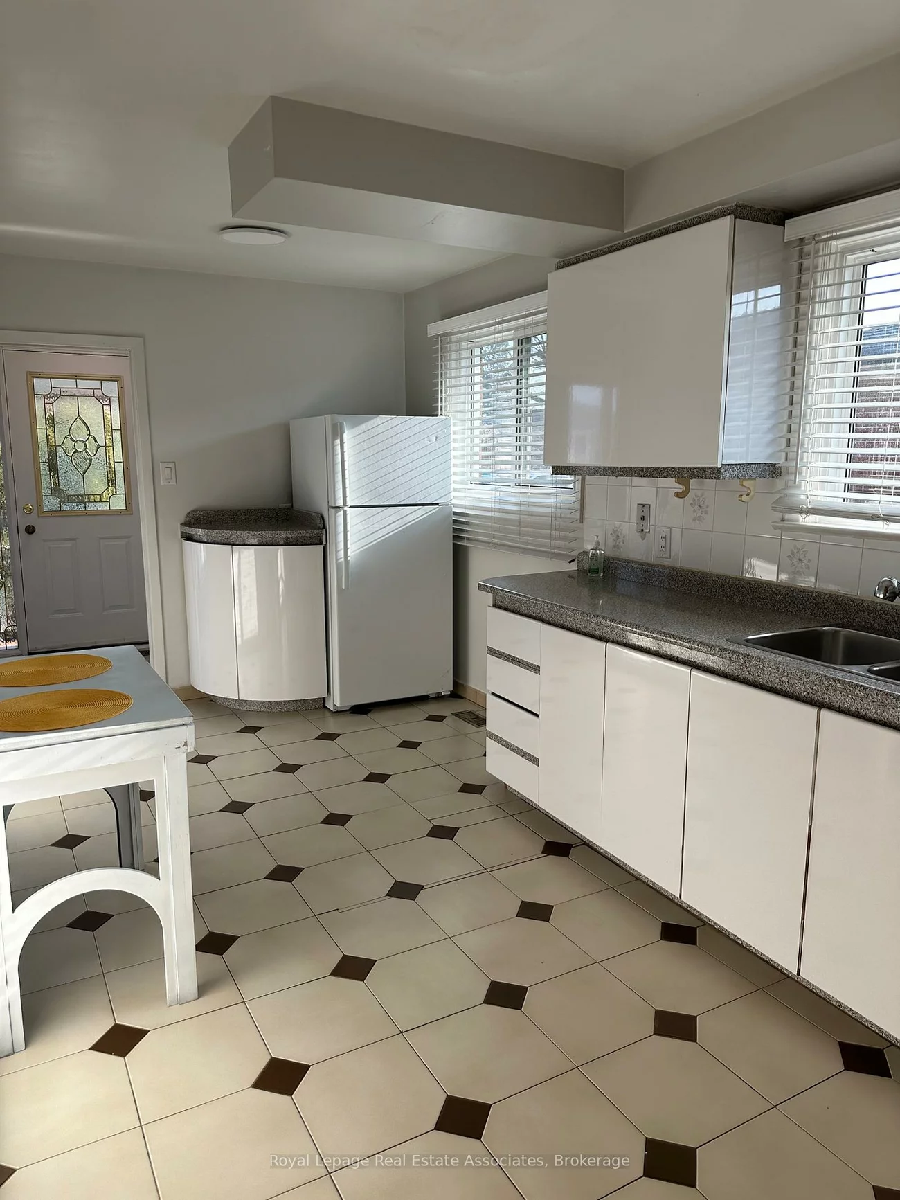 1590, Coram, Dixie, Mississauga