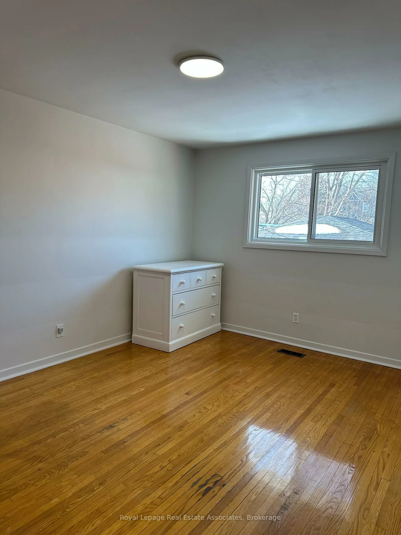 1590, Coram, Dixie, Mississauga