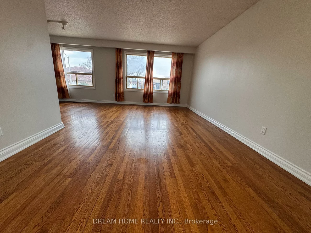 2838, Kingsberry, Cooksville, Mississauga