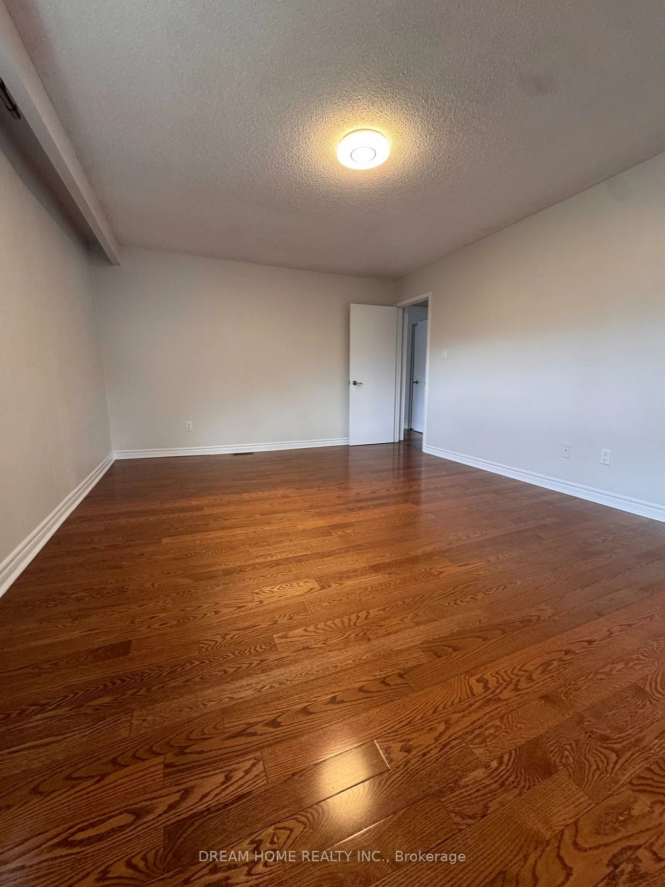 2838, Kingsberry, Cooksville, Mississauga