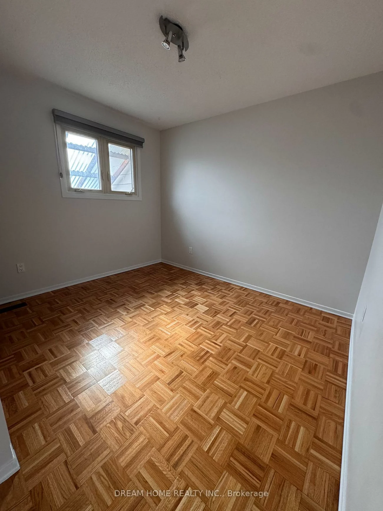 2838, Kingsberry, Cooksville, Mississauga