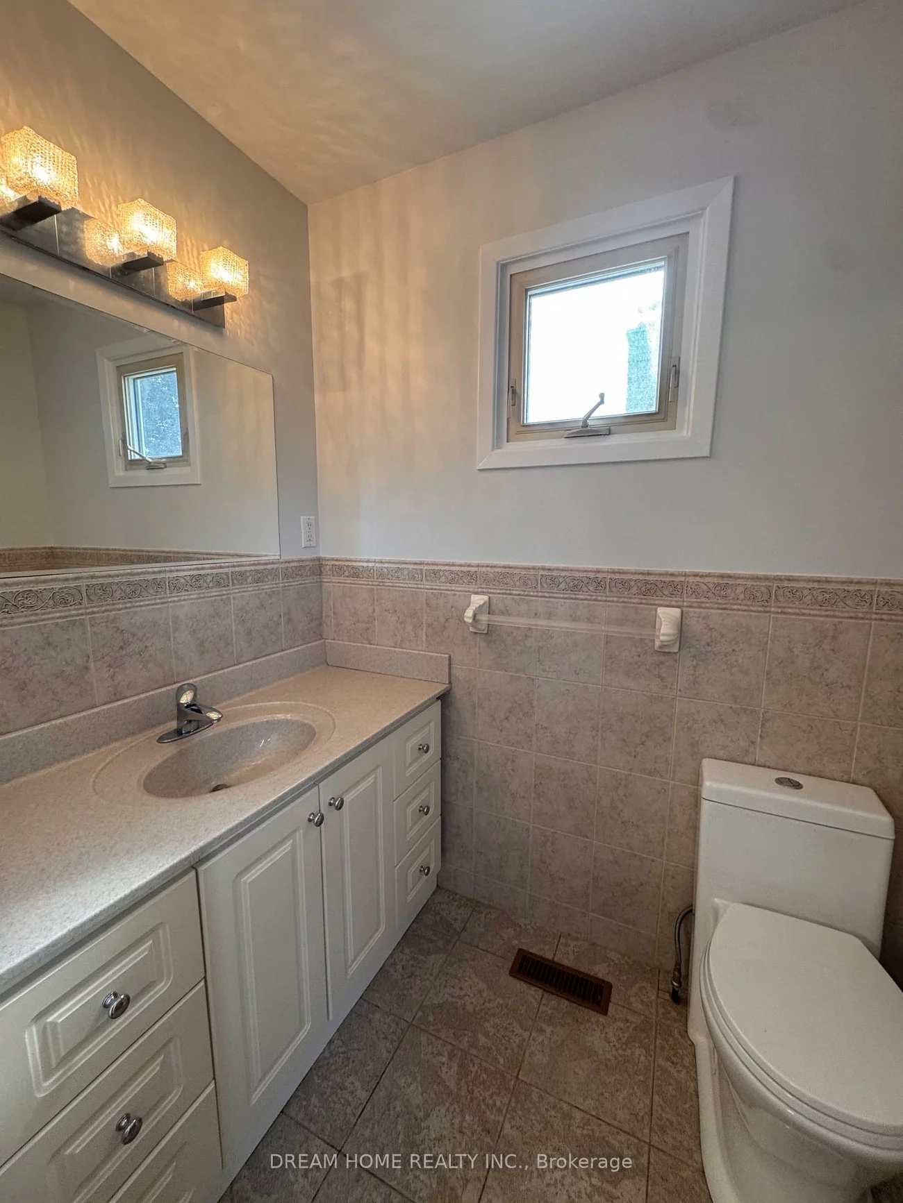 2838, Kingsberry, Cooksville, Mississauga