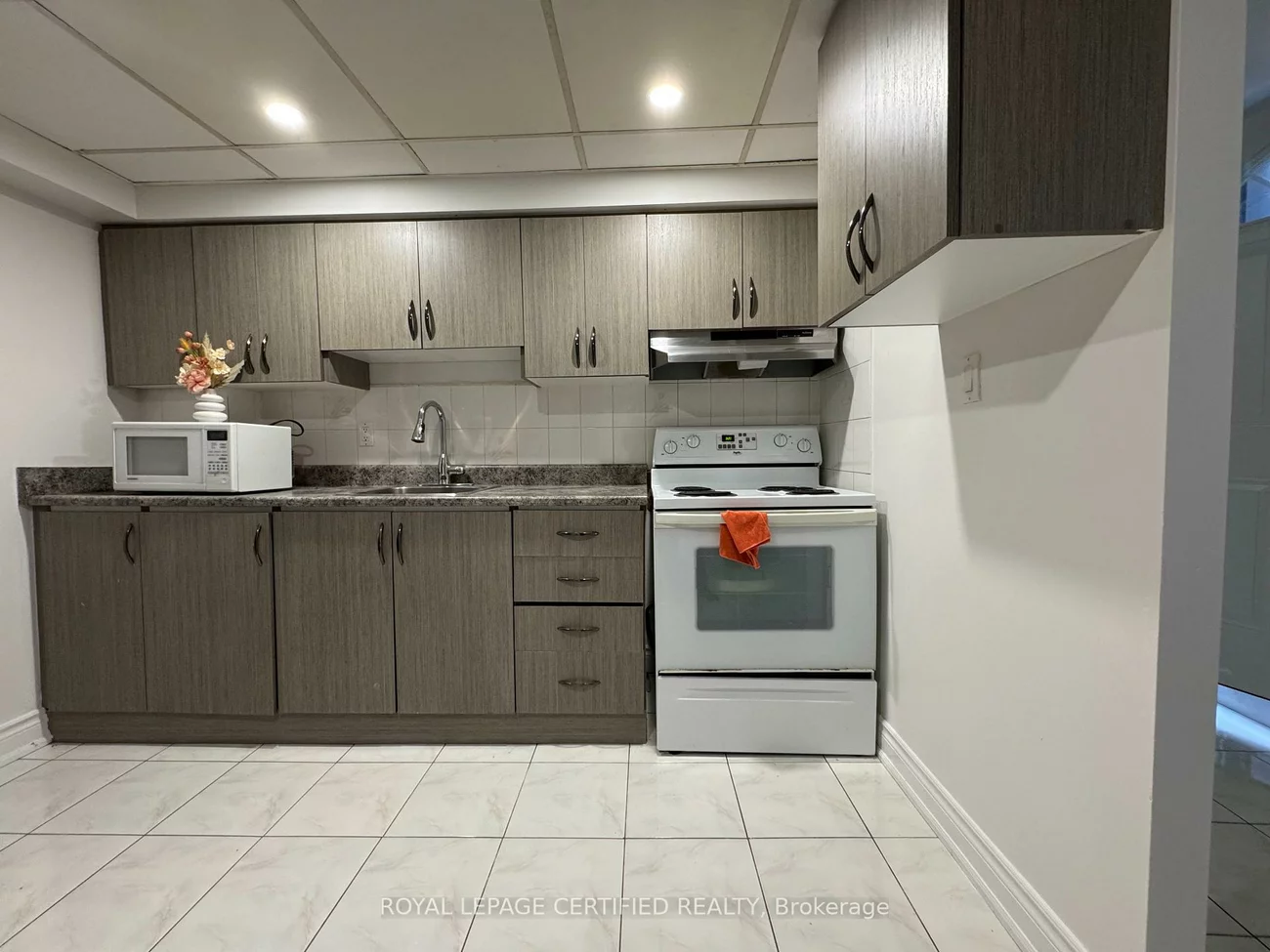 3574, Italia, Fairview, Mississauga