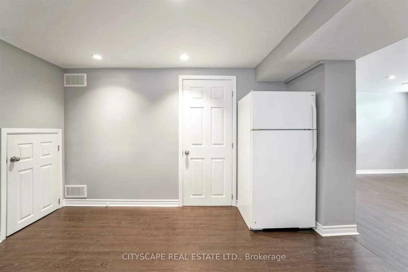 1166, Shadeland, Erindale, Mississauga