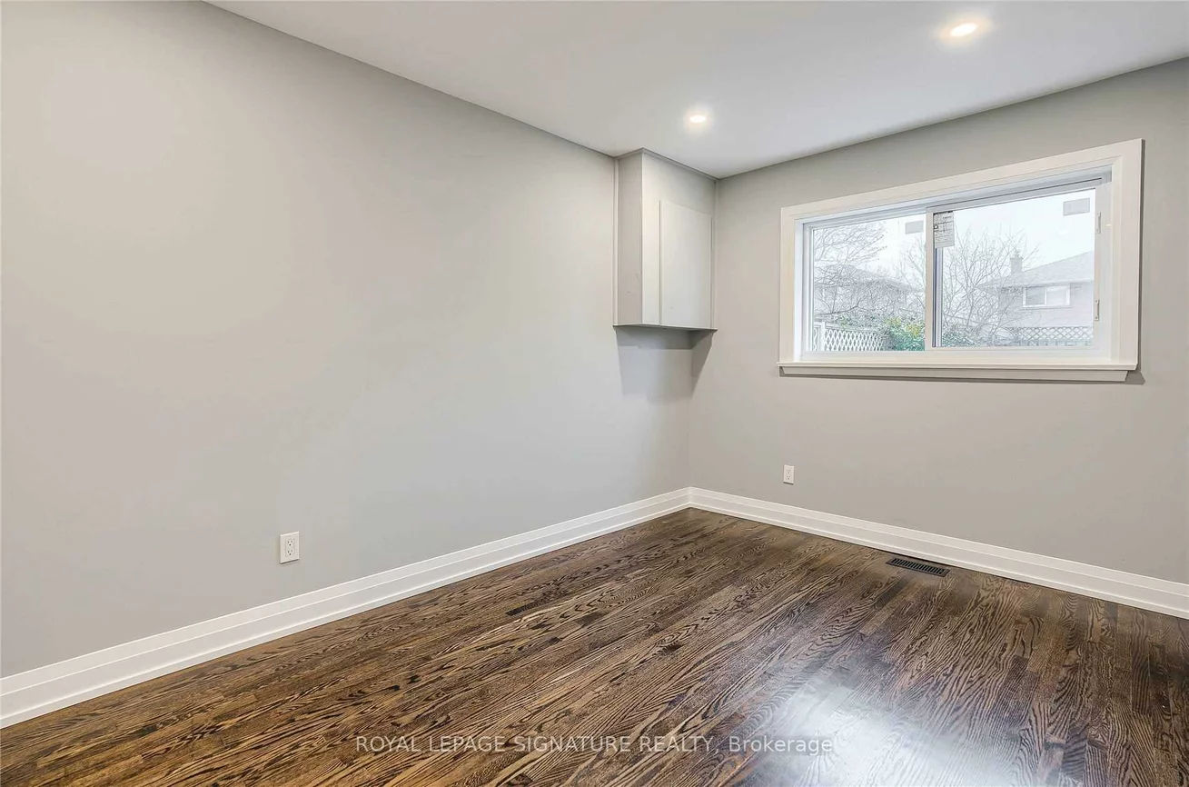 2545, Padstow, Clarkson, Mississauga