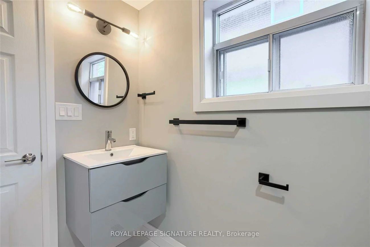 2545, Padstow, Clarkson, Mississauga