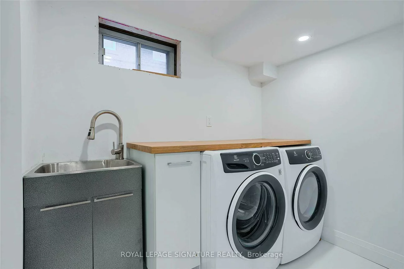 2545, Padstow, Clarkson, Mississauga