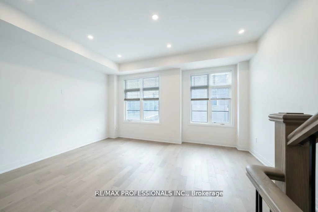 100, Salina, Streetsville, Mississauga