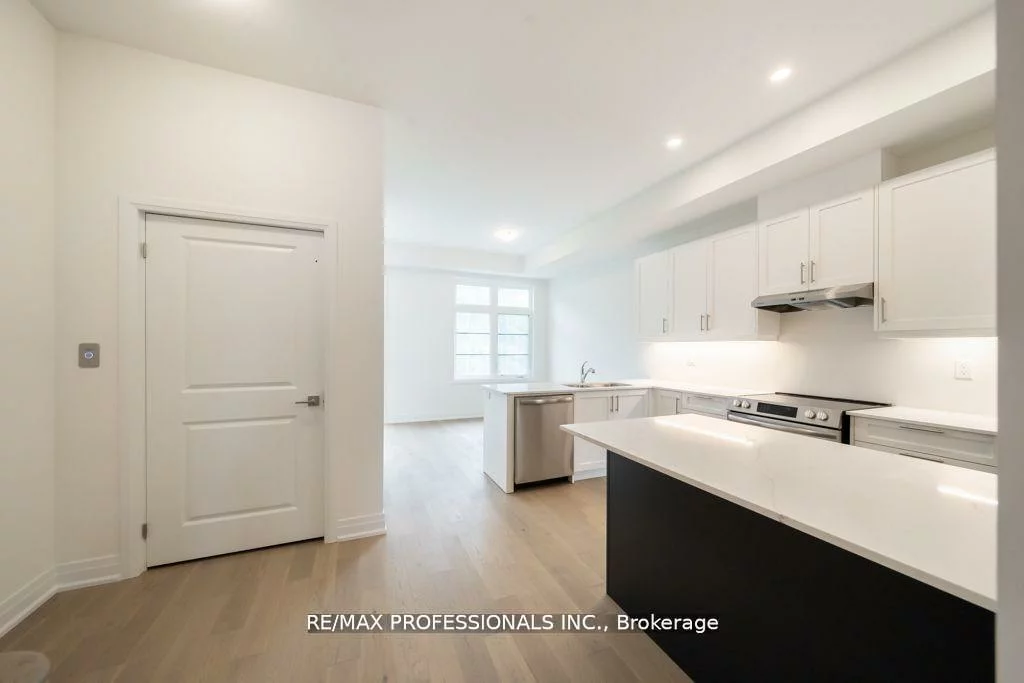 100, Salina, Streetsville, Mississauga