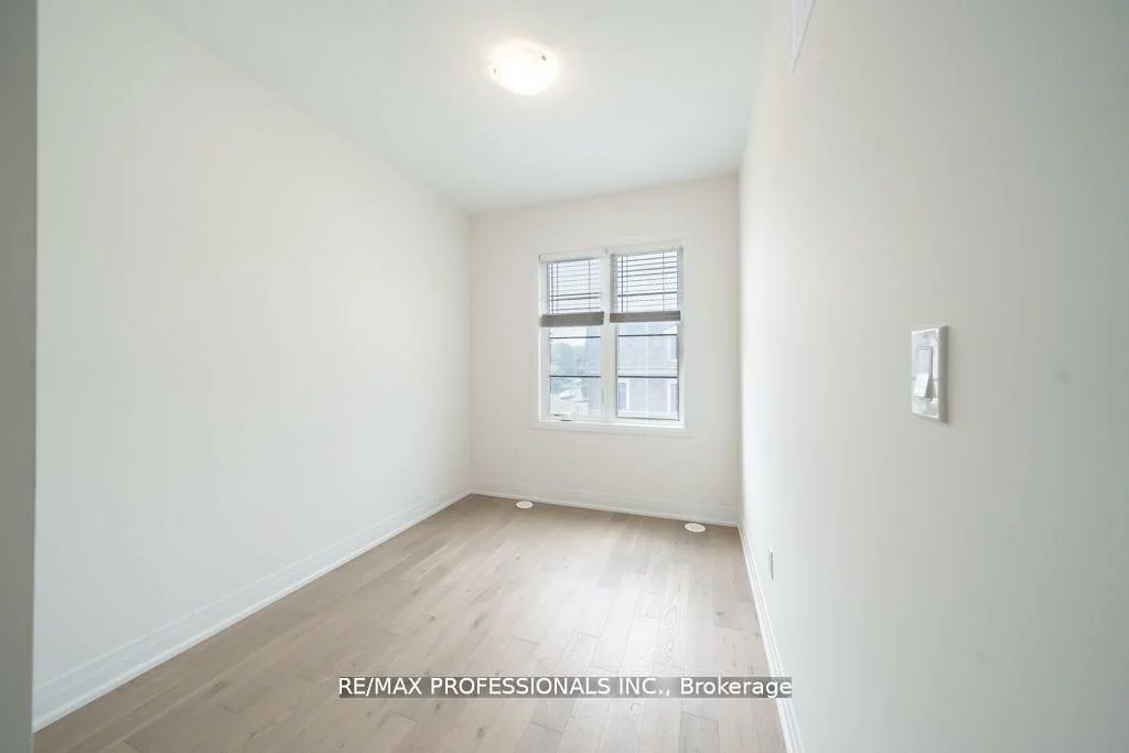 100, Salina, Streetsville, Mississauga