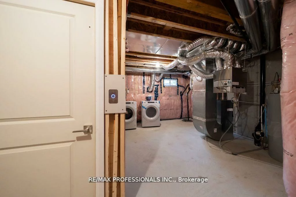 100, Salina, Streetsville, Mississauga