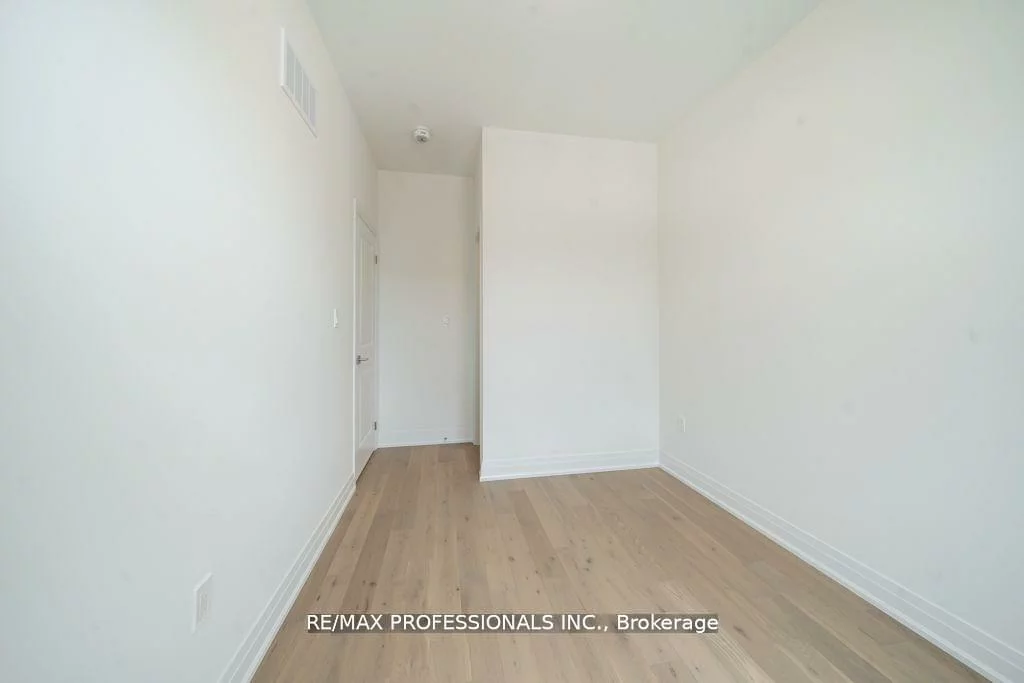 100, Salina, Streetsville, Mississauga