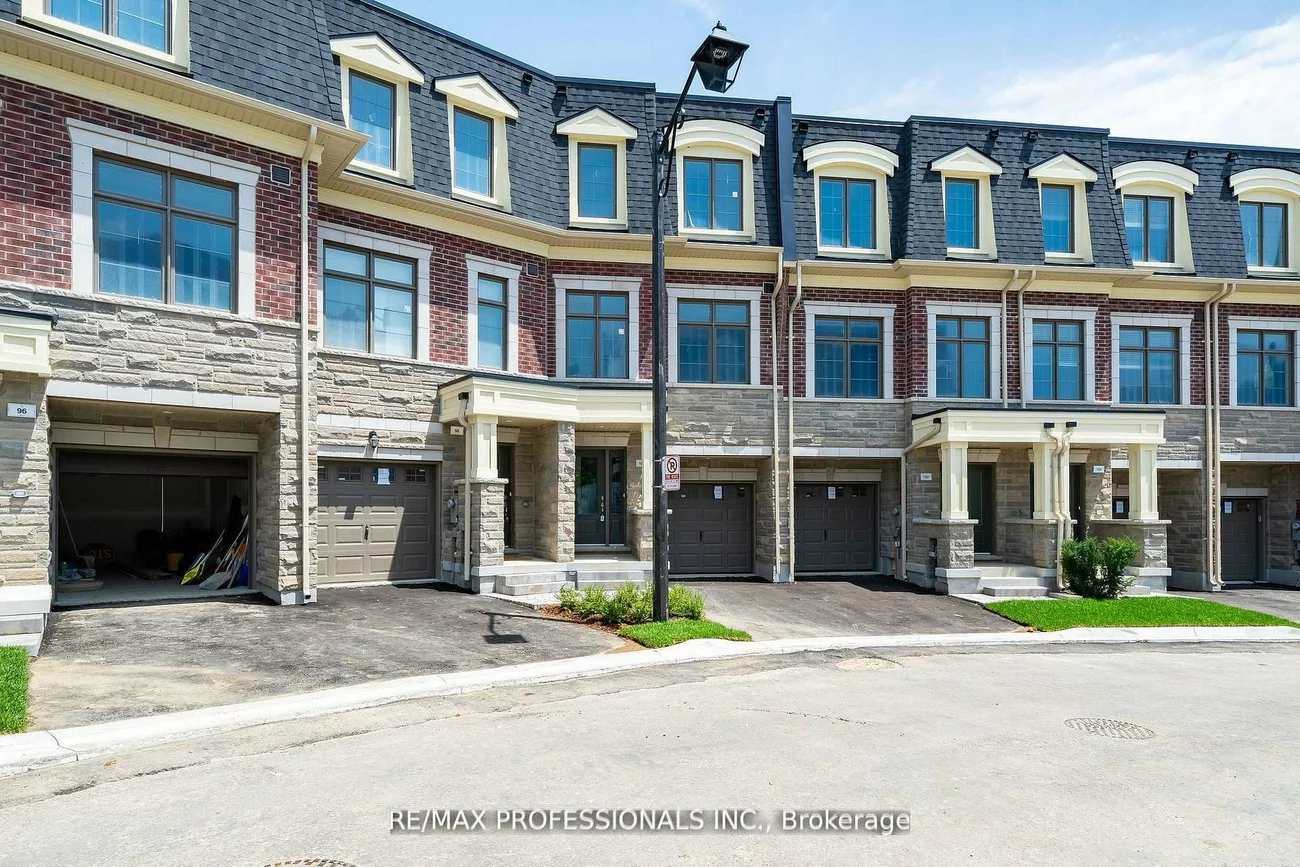 100, Salina, Streetsville, Mississauga