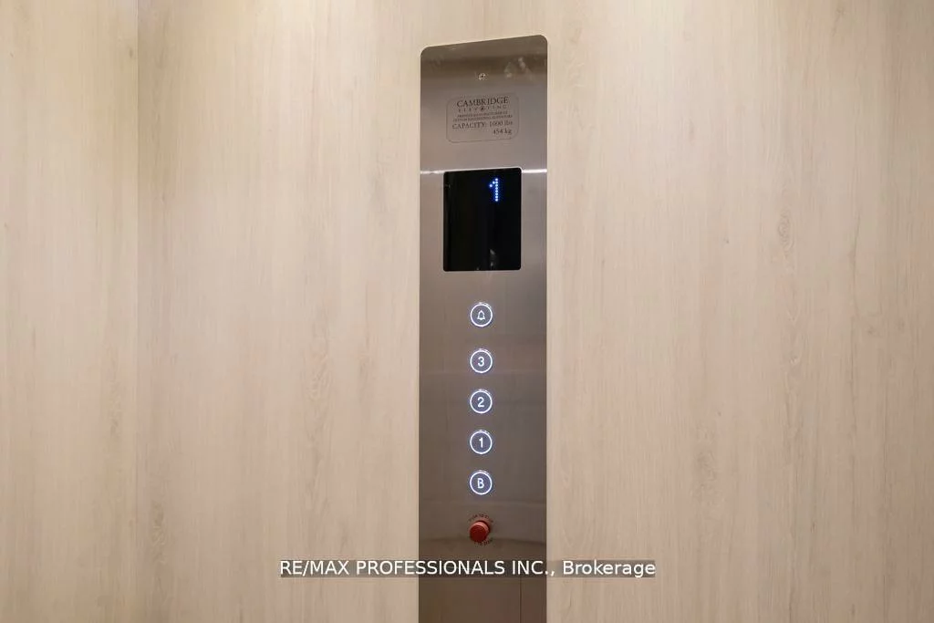 100, Salina, Streetsville, Mississauga