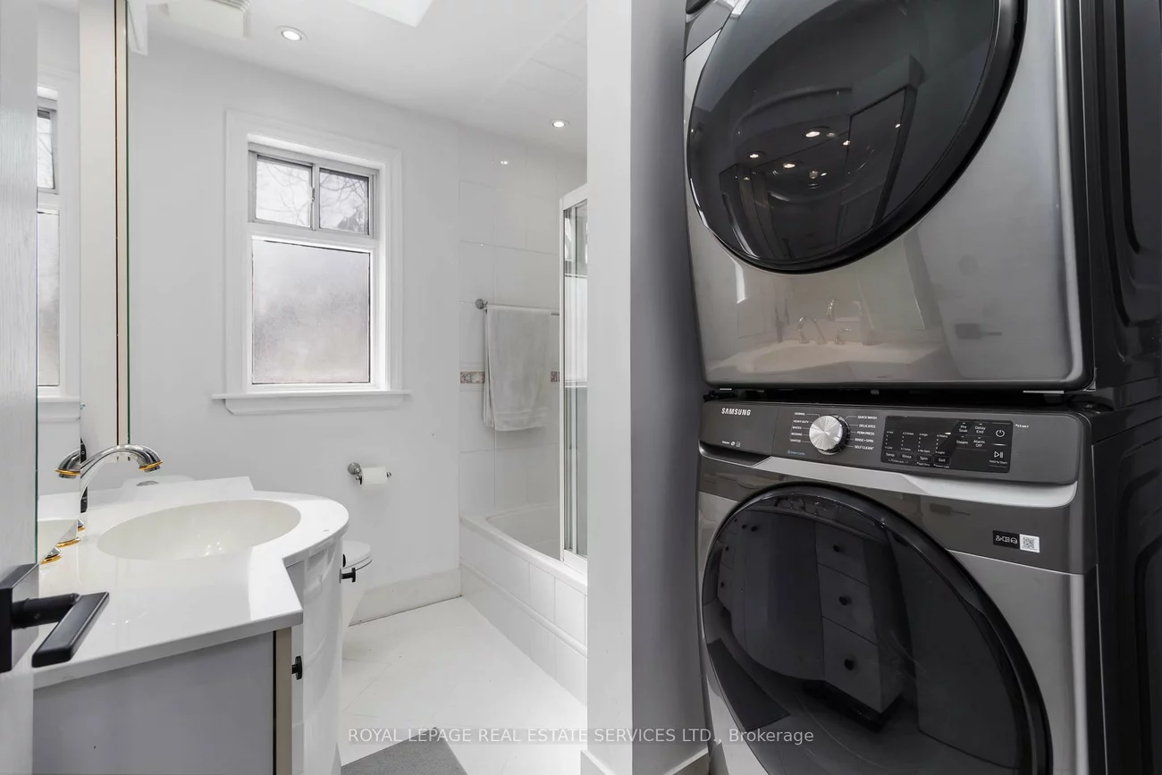 2046, Redan, Lakeview, Mississauga