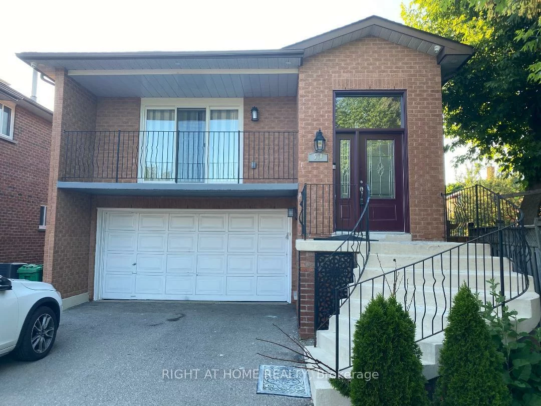 571, Roselaire, Hurontario, Mississauga