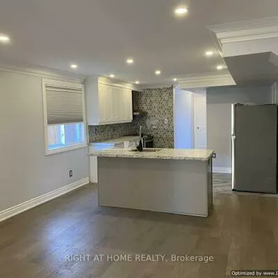 571, Roselaire, Hurontario, Mississauga