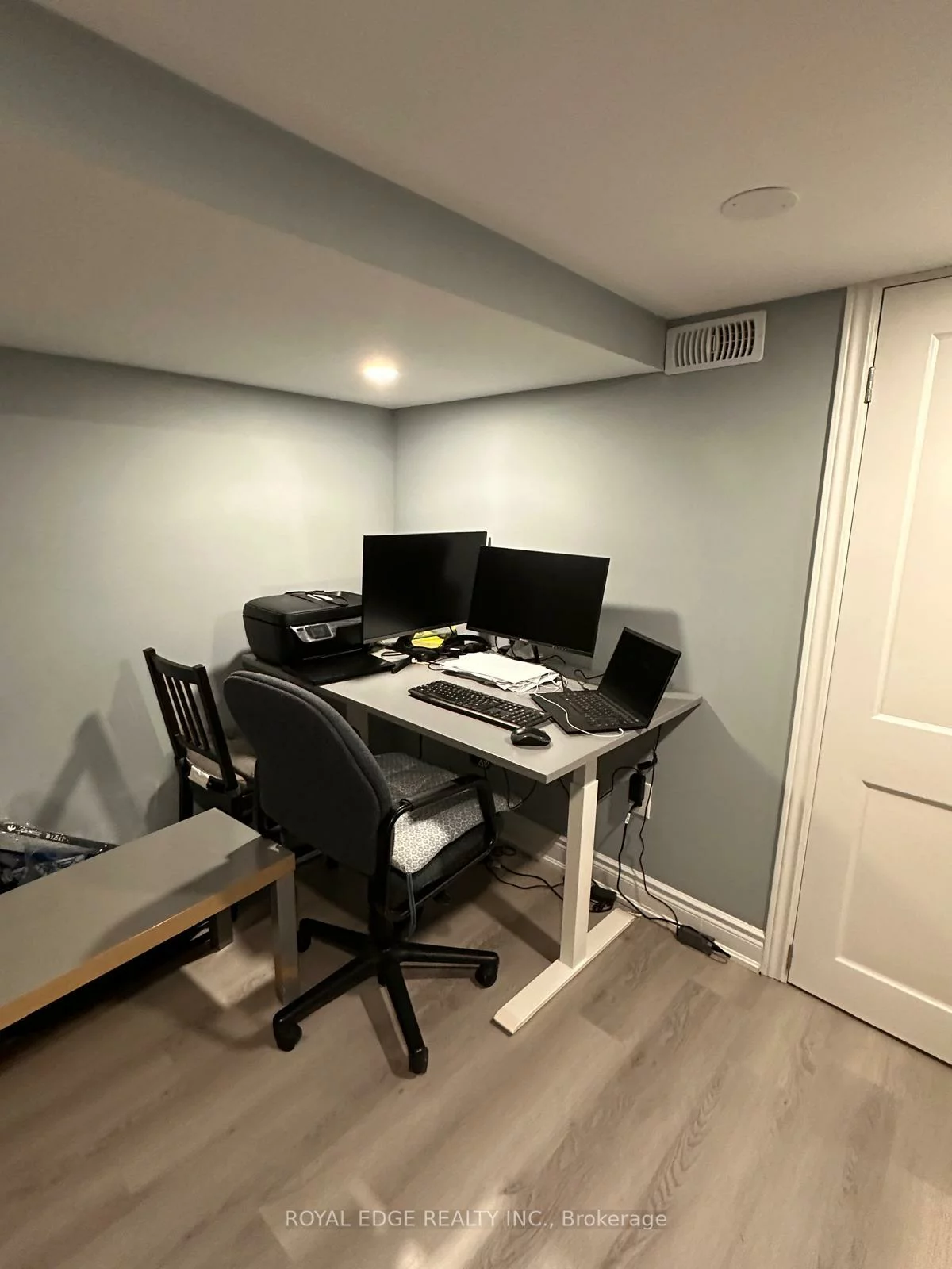 293, Kingsbridge Garden, Hurontario, Mississauga