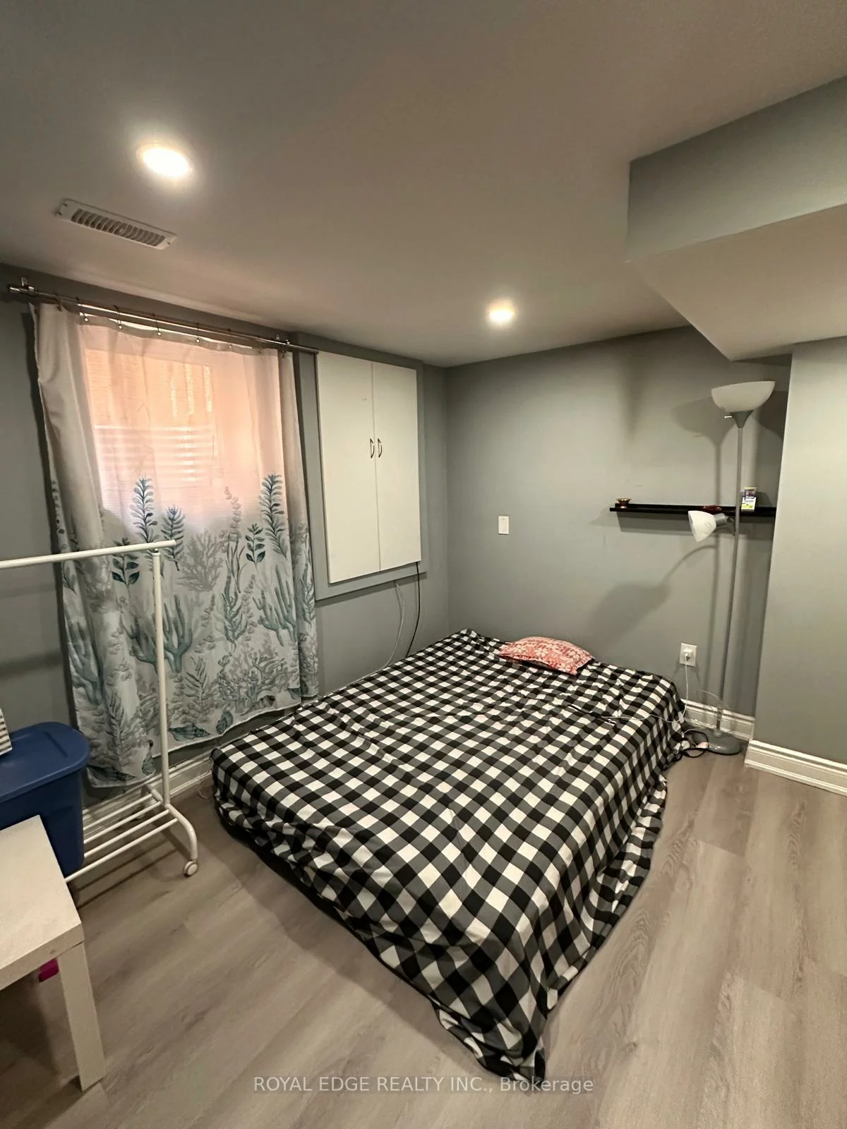 293, Kingsbridge Garden, Hurontario, Mississauga