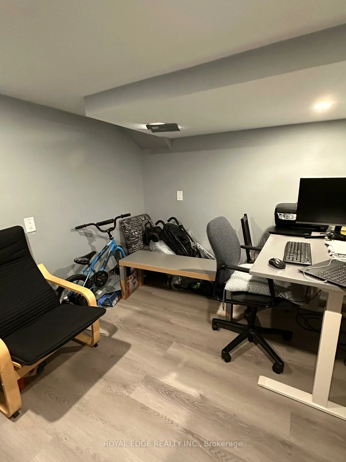 293, Kingsbridge Garden, Hurontario, Mississauga