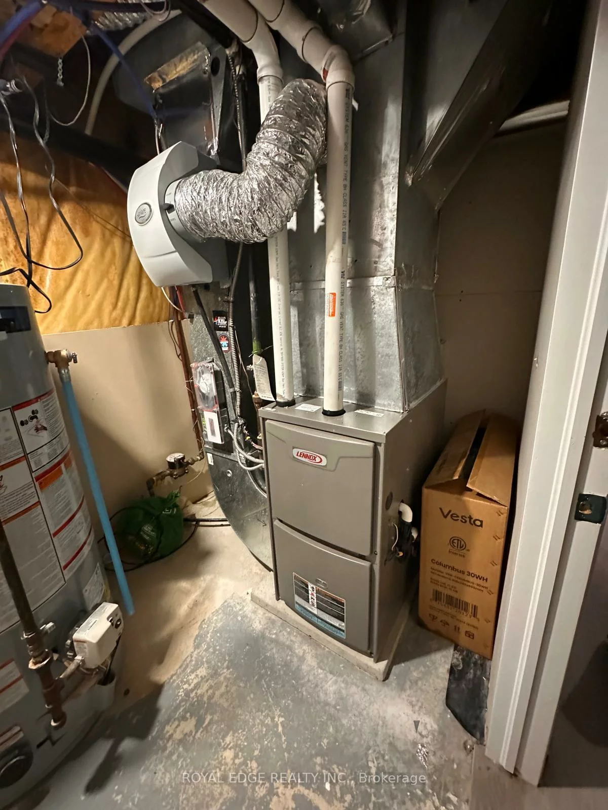 293, Kingsbridge Garden, Hurontario, Mississauga