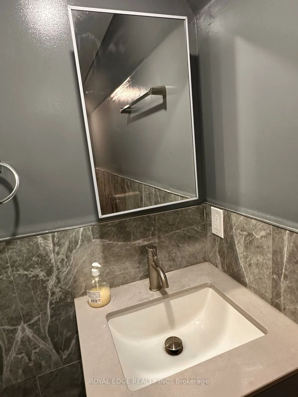 293, Kingsbridge Garden, Hurontario, Mississauga