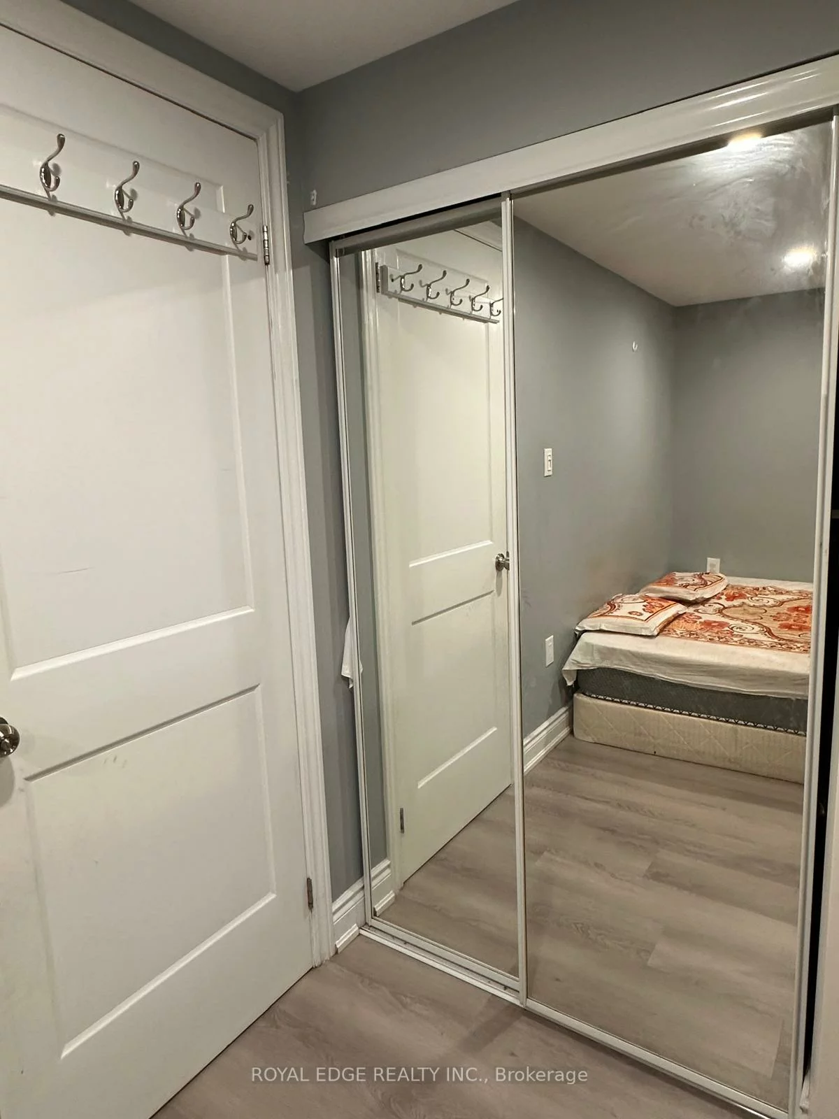 293, Kingsbridge Garden, Hurontario, Mississauga