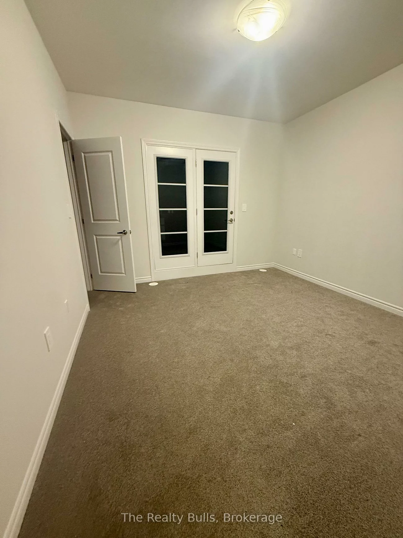 5886, Saigon, East Credit, Mississauga