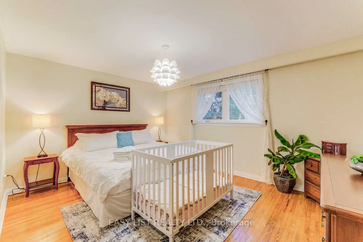 946, McBride, Erindale, Mississauga