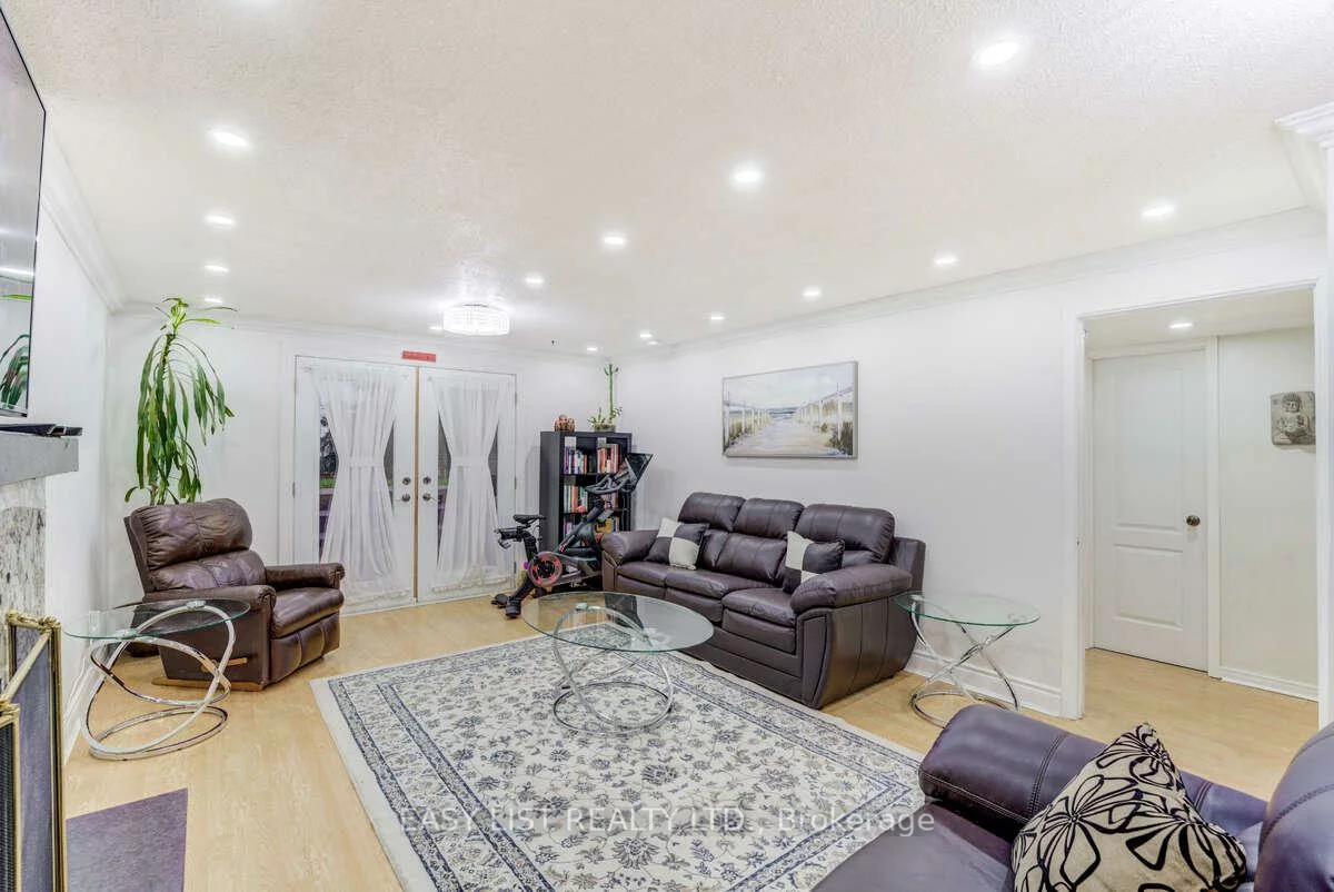 946, McBride, Erindale, Mississauga