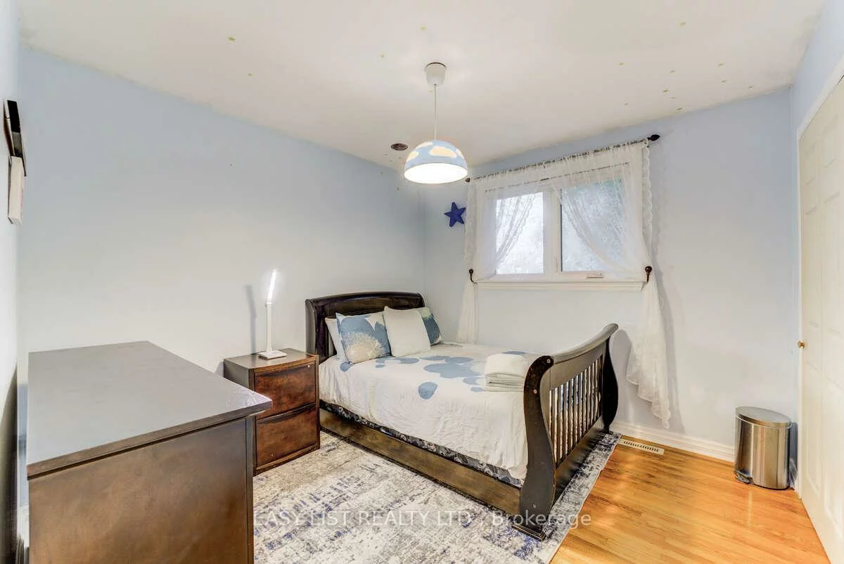 946, McBride, Erindale, Mississauga