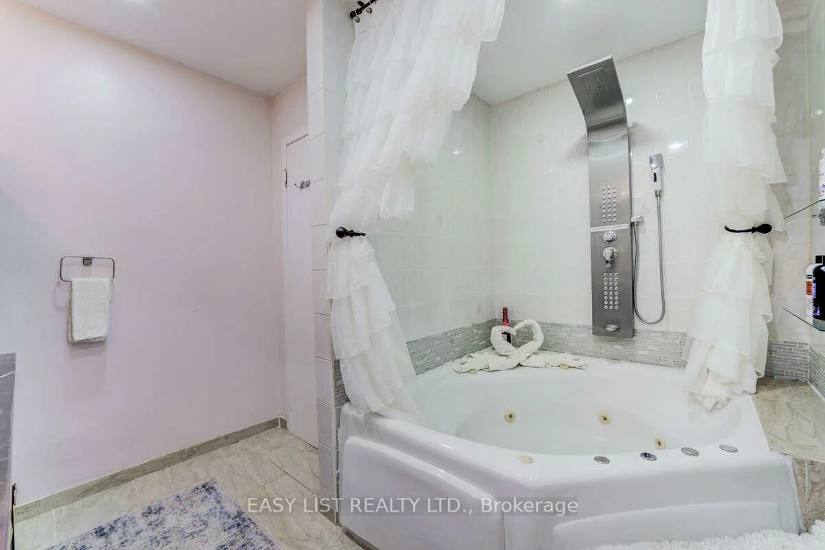 946, McBride, Erindale, Mississauga