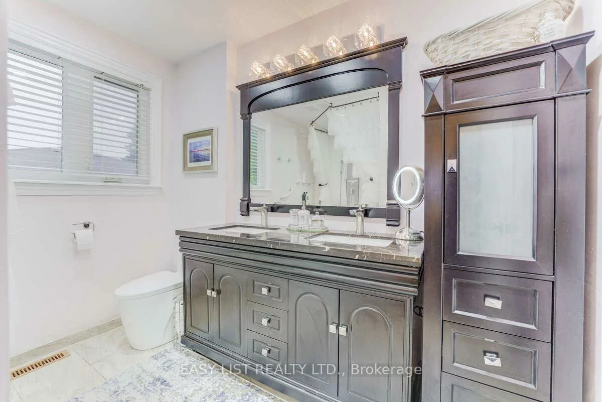 946, McBride, Erindale, Mississauga