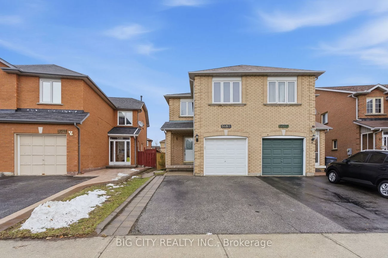 5487, Cosmic, Hurontario, Mississauga