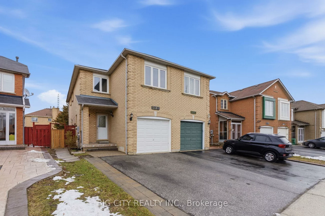 5487, Cosmic, Hurontario, Mississauga