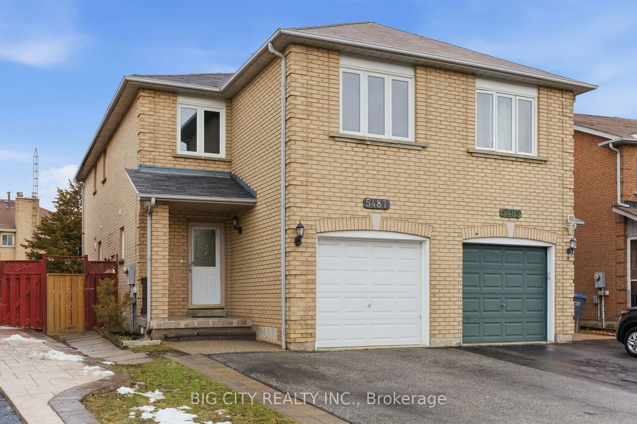 5487, Cosmic, Hurontario, Mississauga