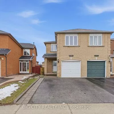 5487, Cosmic, Hurontario, Mississauga