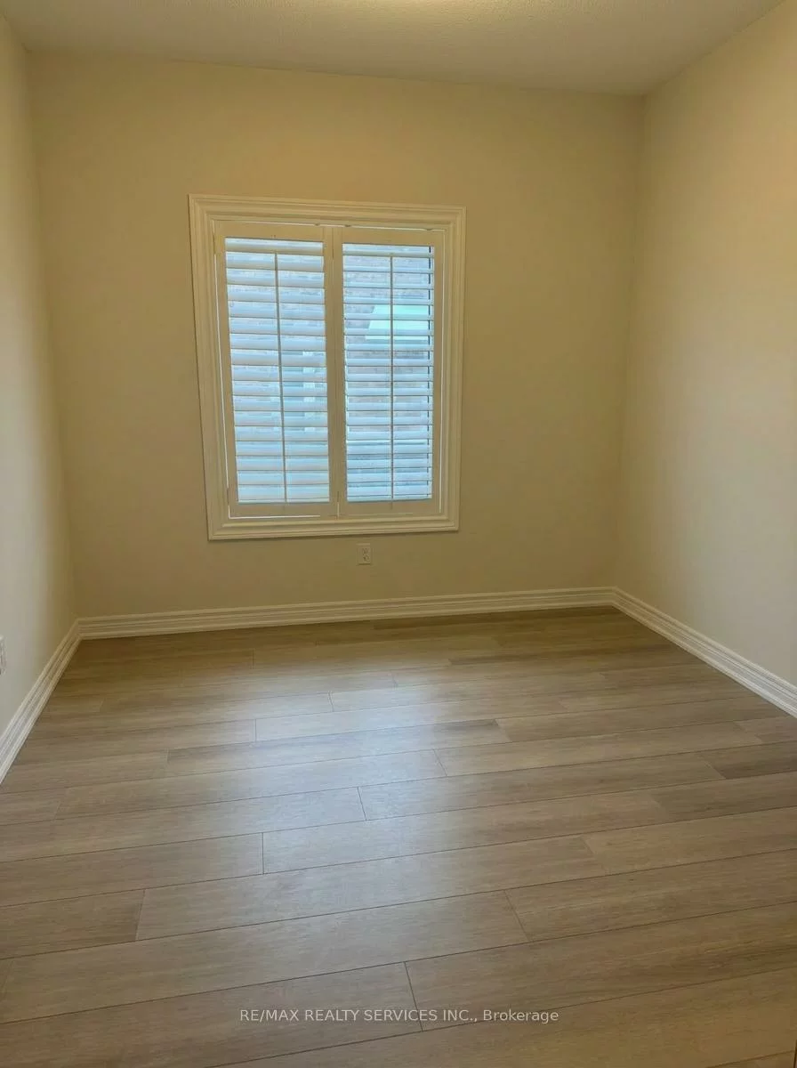 2432, Marisa, Sheridan, Mississauga