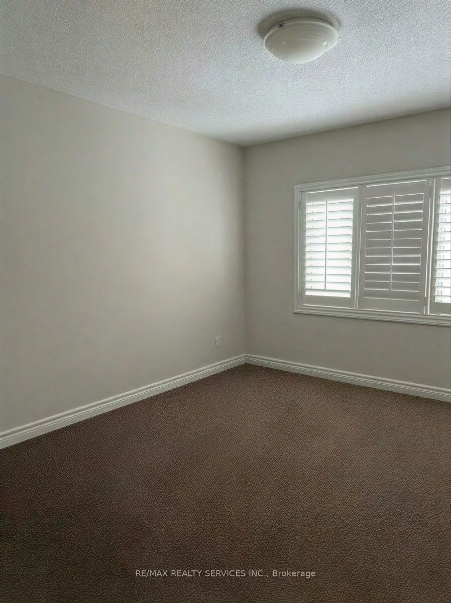 2432, Marisa, Sheridan, Mississauga