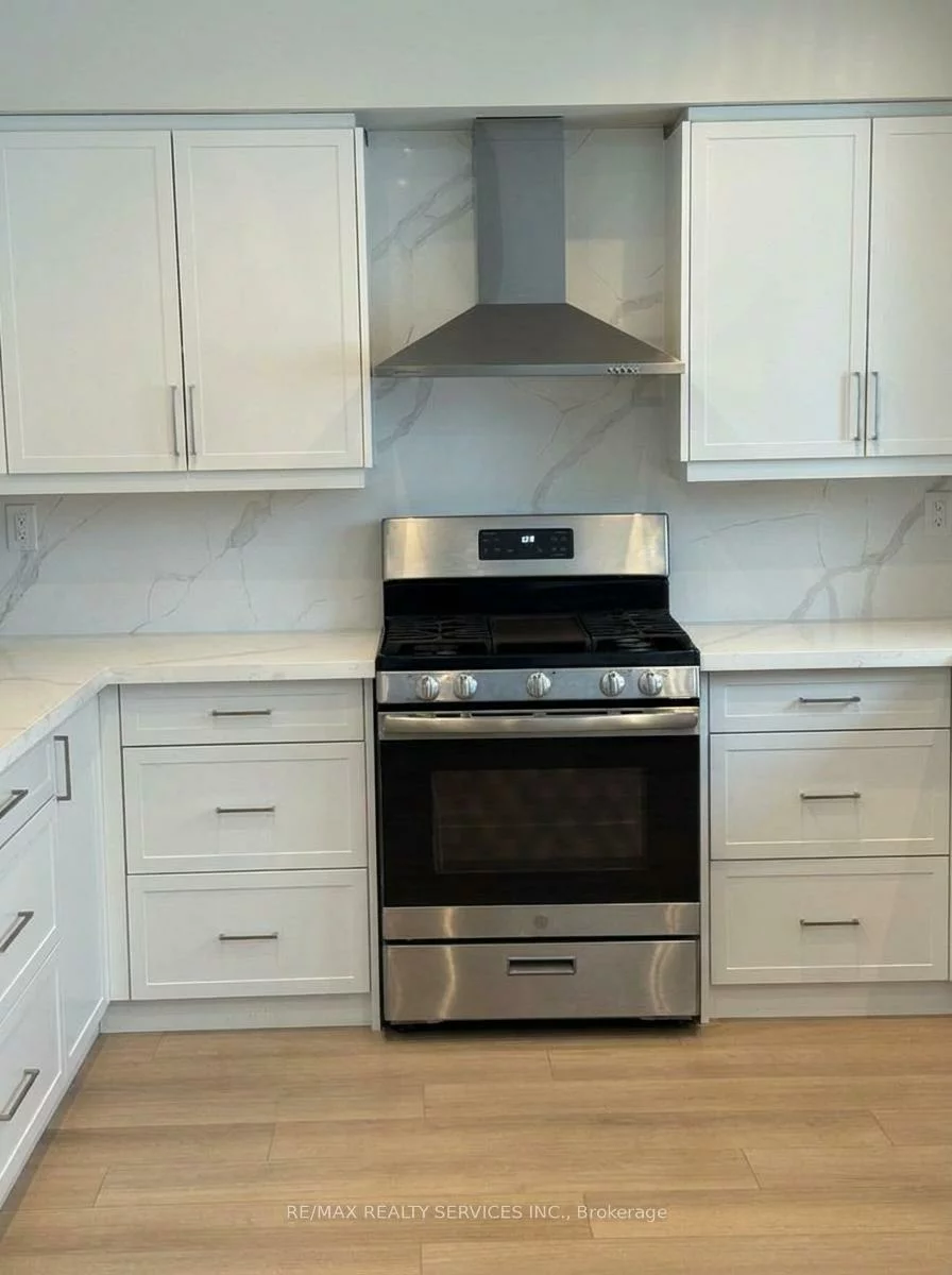 2432, Marisa, Sheridan, Mississauga