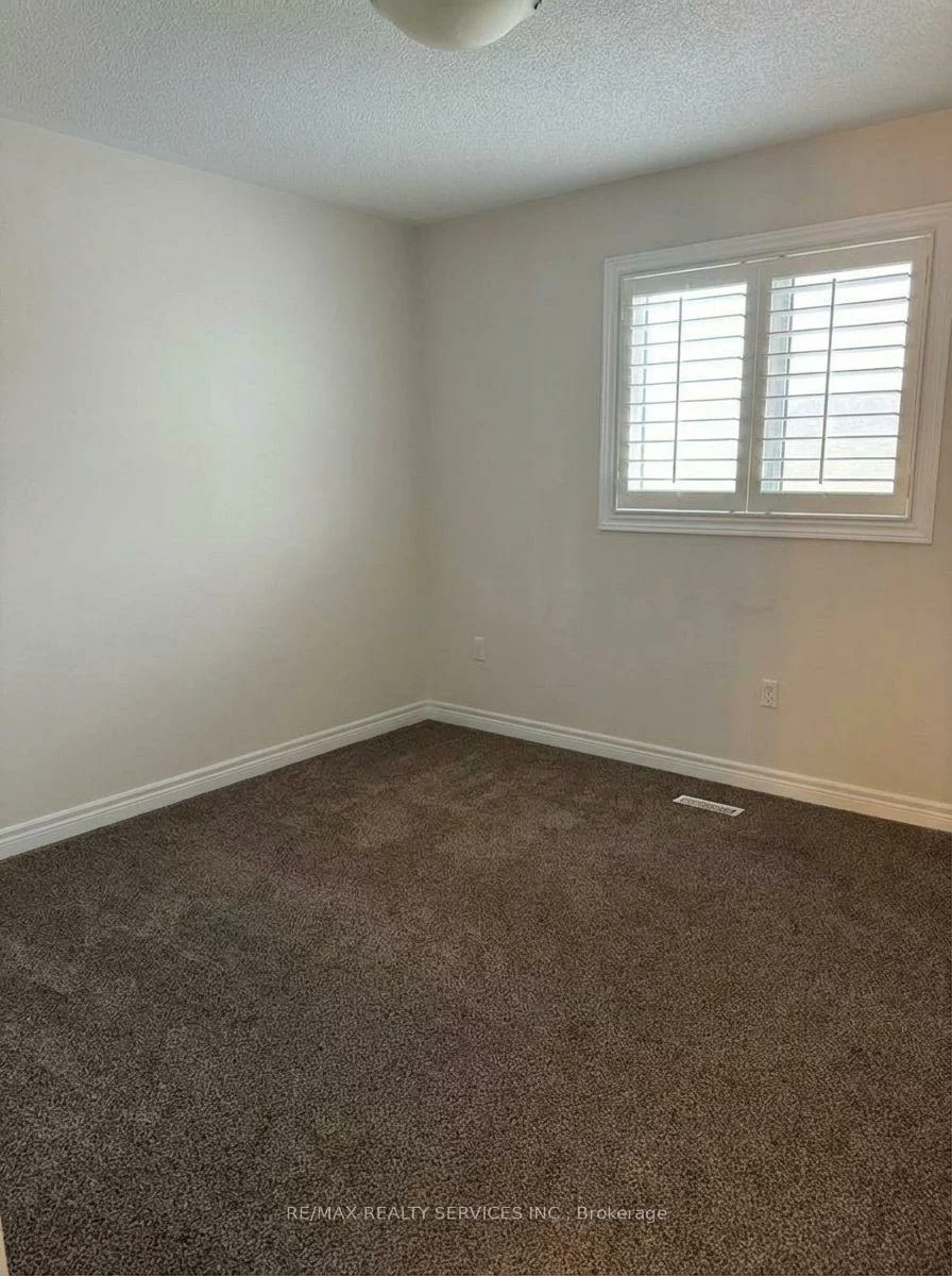 2432, Marisa, Sheridan, Mississauga