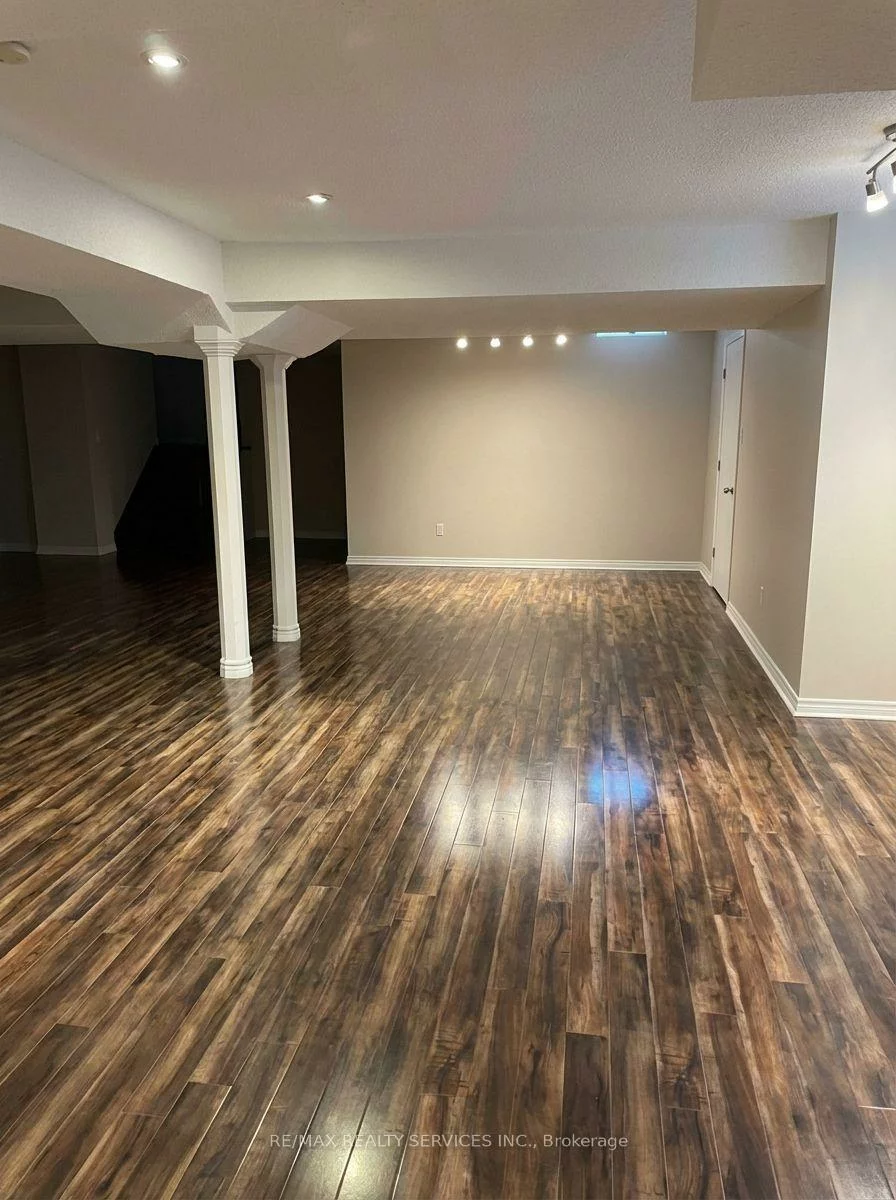 2432, Marisa, Sheridan, Mississauga