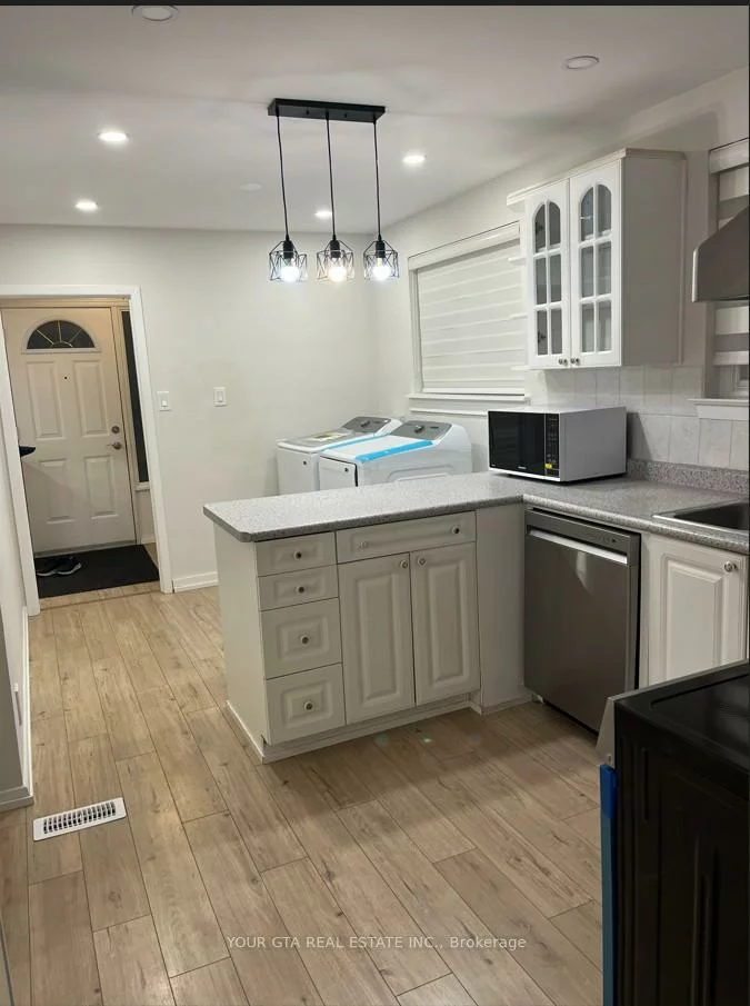 1867, Sandgate, Clarkson, Mississauga