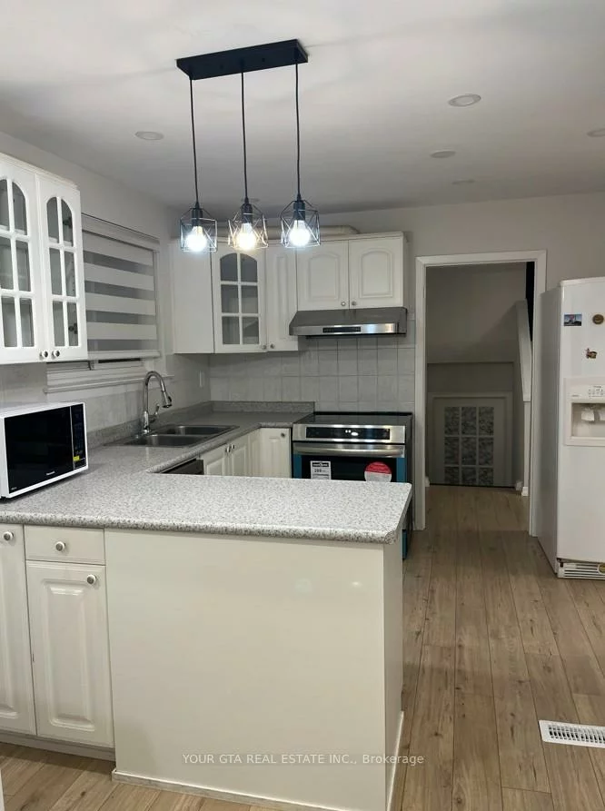 1867, Sandgate, Clarkson, Mississauga