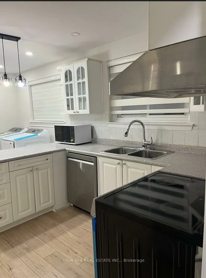 1867, Sandgate, Clarkson, Mississauga