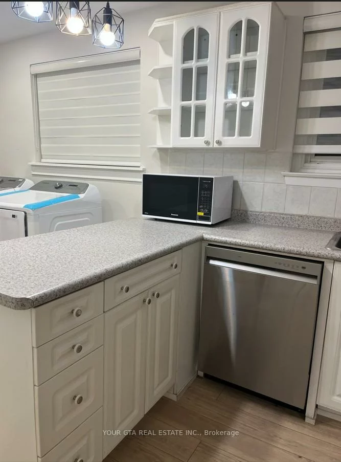 1867, Sandgate, Clarkson, Mississauga